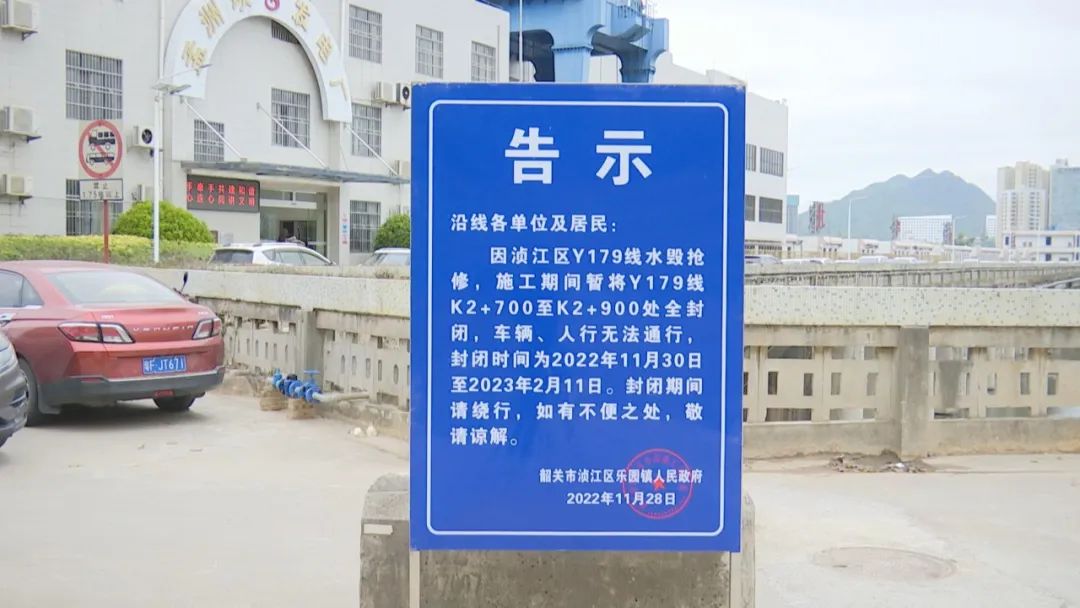 DƬ